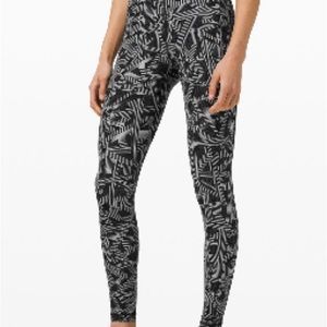 Lululemon SwiftSpeed high rise tight 28” in near new condition